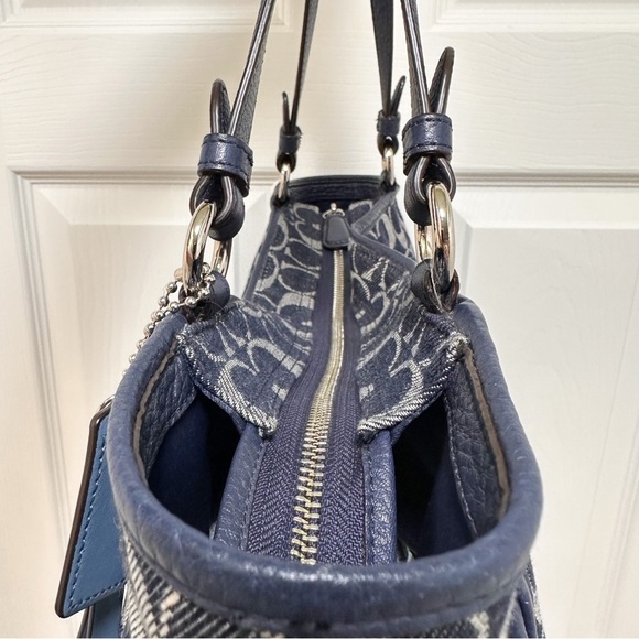 Coach Park Carrie Large Tote in Signature Denim Canvas with Blue Leather Trim - Picture 9 of 12